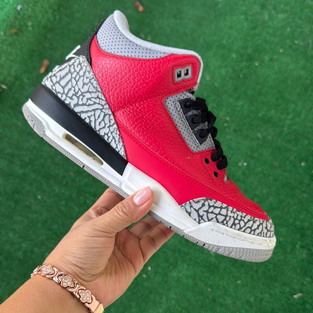 Air Jordan 3 Retro  Sneakers Sz 6y